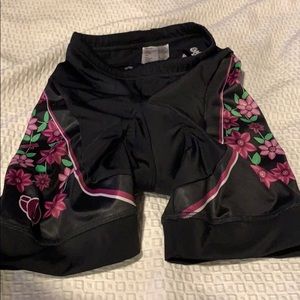 Pearl Izumi women’s cycling padded shorts